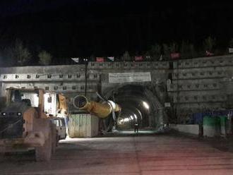 V tuneli Višňové len pár dní po tragickej smrti geodetky vypukol požiar