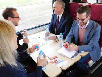 Foto: Prezident Andrej Kiska cestuje do Bratislavy vlakom