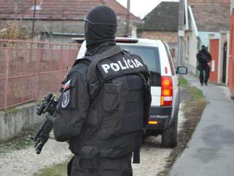 Kukláči v Širkovciach chytili Slovákov obvinených z vraždy v Rakúsku