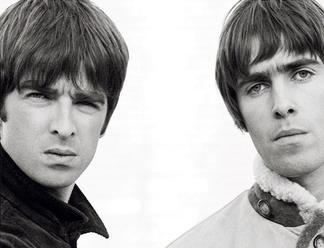 Liam Gallagher opäť nešetril brata Noela. Prirovnal ho k Robbiemu Williamsovi