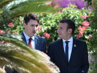FOTO Krásavci prezident Macron a kanadský premiér Trudeau sú hitom internetu: Z ich lásky sa smeje c