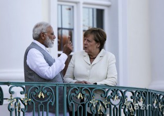 Indický premiér začal návštevu Nemecka, stretol sa s Merkelovou