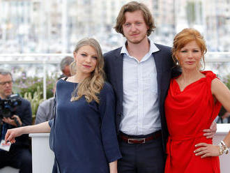 Slovenskí filmári skončili po premiére v Cannes v policajnej cele