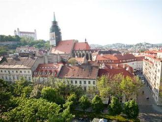 Najdrahšie bývanie vzhľadom na príjem má Bratislava a Praha