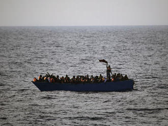 Prílev utečencov pokračuje: V Stredozemnom mori zachránili dnes ďalších asi 2300 ľudí