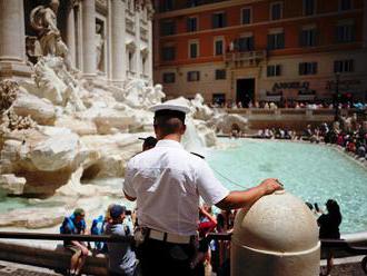 Rím bojuje proti neslušným turistom: Za toto vo Večnom meste poriadne zaplatíte