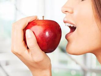 VIDEO Aké kupujete vy? TAKTO odhalíte, či je jablko voskované alebo nie!