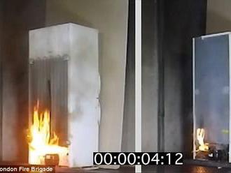 VIDEO Horor, ktorý spôsobil Londýnske peklo: Chladnička s plastovým obložením zhorela do minúty!