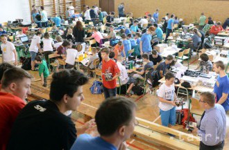 Študenti košických základných a stredných škôl dnes súťažia v robotike