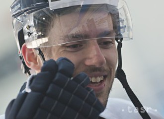 Hokejista Bakoš sa po ročnom pôsobení v KHL vracia do Liberca