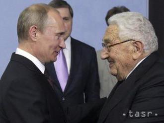 Putin sa stretol s bývalým šéfom americkej diplomacie Kissingerom