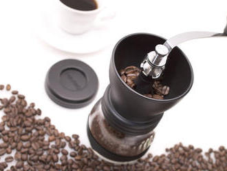 Mlýnek na kávu pomůže dostat z ní to nejlepší. Jak vybrat ten správný?