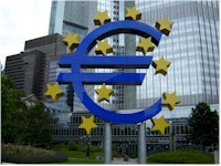 Rabobank: ECB by měla začít utahovat rozvolněné kohouty, klidně hned