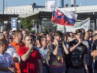 Bratislavský VW stávkuje dál, zaměstnanci chtějí 54 tisíc měsíčně