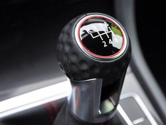 Kde se vzal vzor na sedačkách Golfu GTI? A hlavice řadičky ve tvaru míčku?