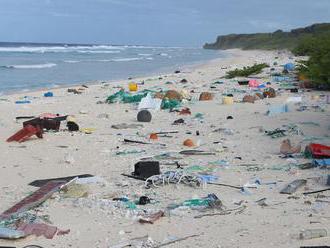 Izolovaný a neobývaný ostrov je plný plastu z celého sveta