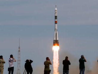 Z Bajkonuru odštartoval Sojuz s rusko-americkou posádkou