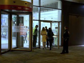 Anonym nahlásil v Bratislave bombu, evakuovali nákupné centrá