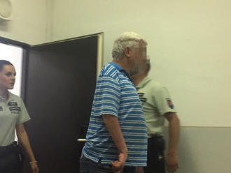 FOTO Jozef   z Bánoviec obvinený zo sexuálneho zneužívania chlapcov: Zverstvá sa diali v garáži