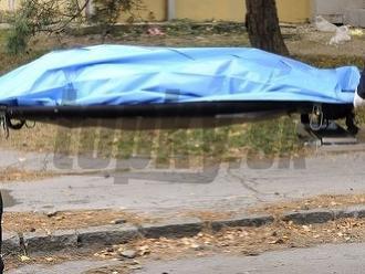 Ďalšia streľba v Bratislave: V záhrade našli mŕtveho muža  