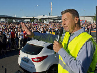 Štrajk vo Volkswagene pokračuje: Zamestnanci ponuku automobilky vypískali