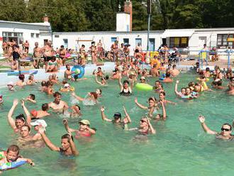 Slovenská hygiena vyšla s pravdou von: V bazénoch číhajú samé nechutnosti, z tohto vás napne