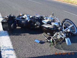 FOTO V Trnavskom kraji havarovali v pondelok dvaja motorkári: Obaja sa zranili
