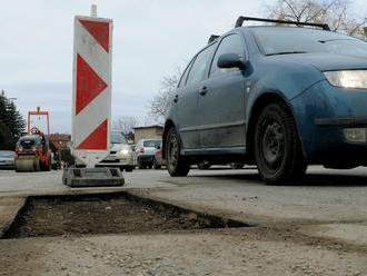 V Bratislave plánujú opraviť takmer 30 kilometrov ciest. Bajkalskú ešte nie