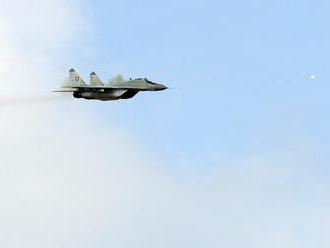 Ministerstvo obrany upozorňuje verejnosť: Cvičný let stíhačiek môže spôsobiť supersonický tresk