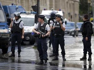 Atentátnik, ktorý útočil autom na Champs-Élysées, prisahal vernosť vodcovi Daeš