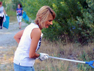 Dobrovoľníci z takmer 40 miest a obcí čistili brehy Dunaja, zapojil sa aj minister Sólymos