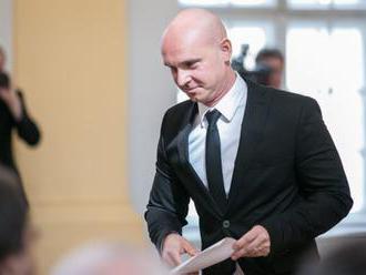 Gröhling vyzýva ministra Plavčana, aby vyriešil problém so zvyšovaním platov učiteľov