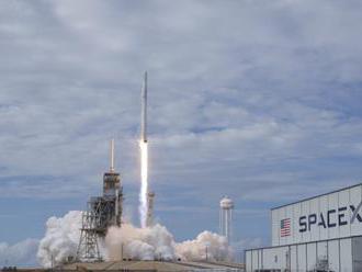 Raketa Falcon 9 na obežnú dráhu vyniesla druhú sadu nových satelitov