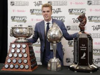 Foto: V Las Vegas rozdávali individuálne ocenenia NHL, Connor McDavid si odniesol tri trofeje