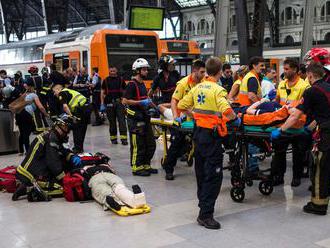 AKTUÁLNE zo Španielska: Obrovské nešťastie v rannej špičke! V Barcelone havaroval vlak, hlásia desia