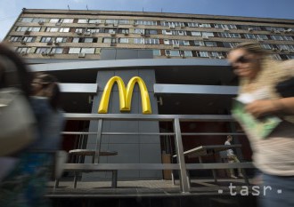 Zisk McDonald's vzrástol, aj keď jeho tržby klesli