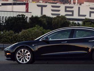 Tesla Model 3 konečně přijíždí, možnosti úprav pro první majitele budou extrémně limitované