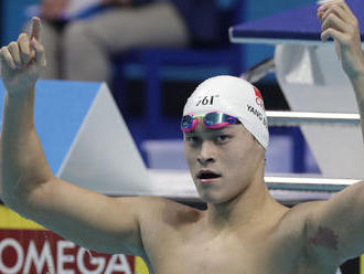 Úvodný deň bez svetového rekordu, prvé zlato šampionátu pre Sun Janga