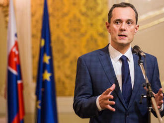 Procházka požiadal Ficovu vládu o stiahnutie svojej kandidatúry na eurosudcu