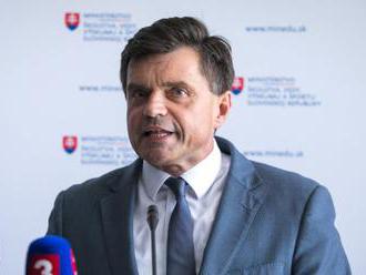 Minister školstva Peter Plavčan oznámi vo štvrtok svoju abdikáciu