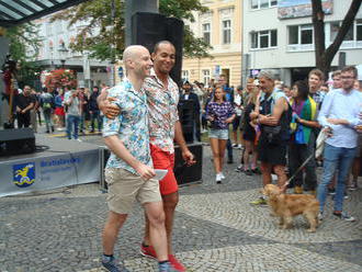 FOTO: Na Dúhový PRIDE prišli aj homosexuálni manželia Tomáš a George