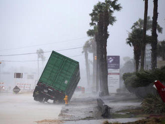 FOTO Hurikán Harvey a ničivé záplavy: Prírodné katastrofy si v Amerike vyžiadali už minimálne 2 obet