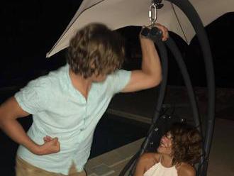 FOTO Nicholsonovej divočina pri mori. Na internet zavesila intímnu fotku s manželom!