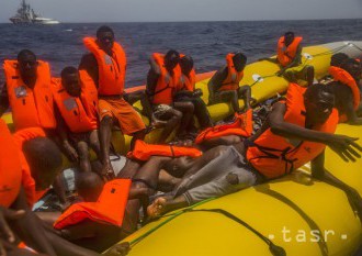 Španielske humanitárne plavidlo dočasne zhabala Líbya