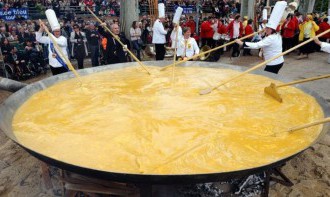 VIDEO: Napriek obave z vajec vyrobili v Belgicku obrovskú omeletu