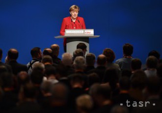 Merkelovej predvolebné zhromaždenie narušili demonštranti