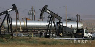 Ceny ropy klesajú, americká WTI sa obchoduje pod 48 USD za barel