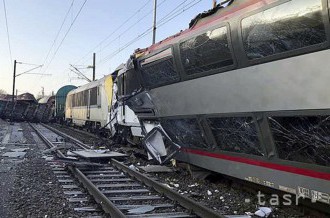 Počet zranených pri zrážke vlakov v Poľsku stúpol na 28