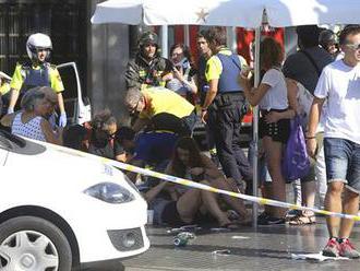 Teror v Barceloně: 13 mrtvých a desítky zraněných. Dodávka najela do lidí, jeden zadržený, po dalším