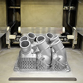 Mercedes-Benz už využívá 3D tisk i pro kovové náhradní díly